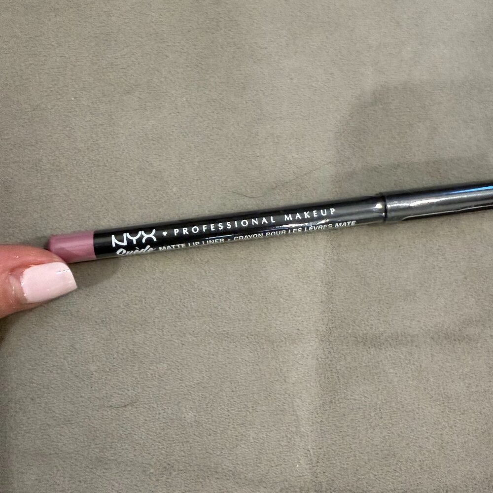 NYX Professional Makeup Matte Lip Liner - Violet Smoke - NWT